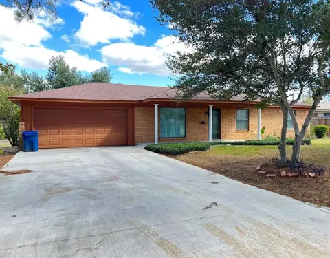 209 Red Bird Ln, Mexia, TX 76667