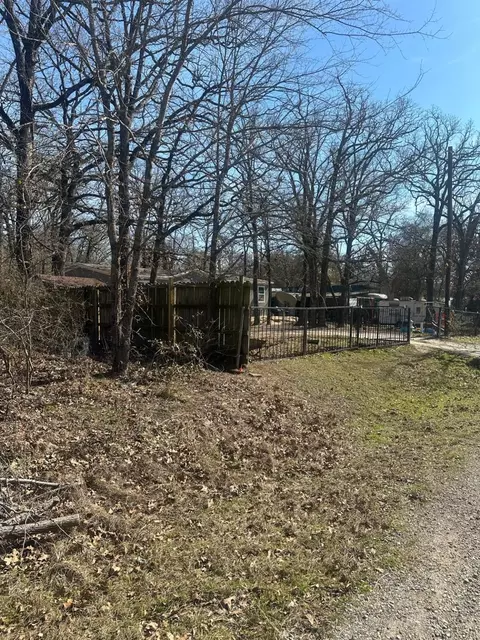 6147 Indian Harbor Dr, Mabank, TX 75156