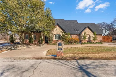 6920 Clift St, North Richland Hills, TX 76182