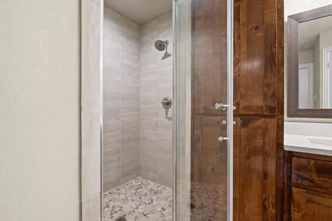 Bath - 899 W Cardinal St, Ector, TX 75439 photo 1 of 4