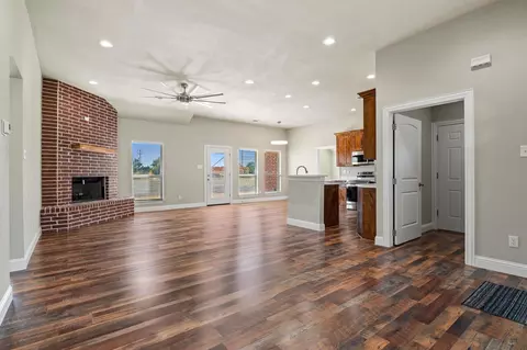 Living - 899 W Cardinal St, Ector, TX 75439 photo 1 of 8