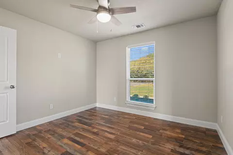 Bedroom - 899 W Cardinal St, Ector, TX 75439 photo 6 of 7
