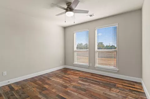 Bedroom - 899 W Cardinal St, Ector, TX 75439 photo 5 of 7