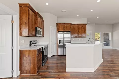 Kitchen - 899 W Cardinal St, Ector, TX 75439 photo 5 of 5