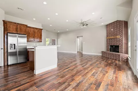 Living - 899 W Cardinal St, Ector, TX 75439 photo 6 of 8