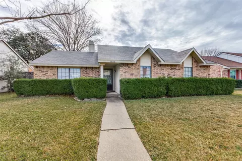 2806 Hackberry Ln, Garland, TX 75042