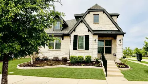 7332 Elm Grove Ln, Aubrey, TX 76227