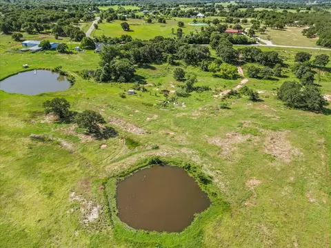 1330 Midway Dr, Springtown, TX 76082