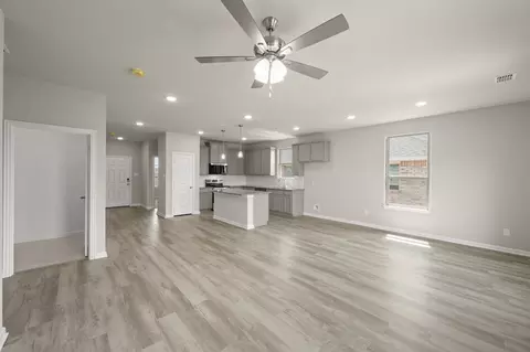 Living - 3113 Hawkview Dr, Cleburne, TX 76031 photo 4 of 4