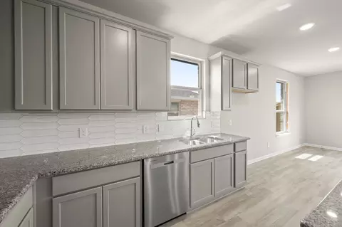 Kitchen - 3113 Hawkview Dr, Cleburne, TX 76031 photo 4 of 4
