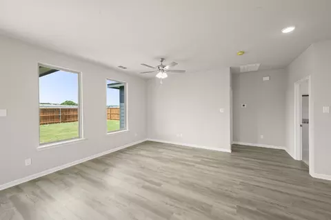 Living - 3113 Hawkview Dr, Cleburne, TX 76031 photo 3 of 4