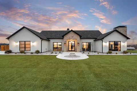 7290 Tom Trl, Krum, TX 76249