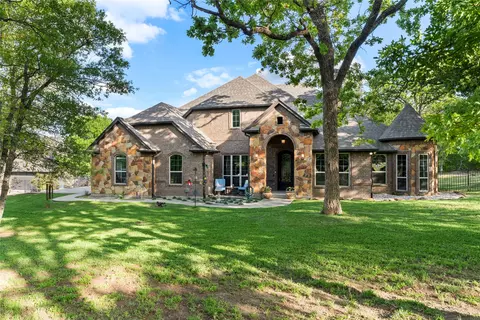 7401 Hilltop Dr, Fort Worth, TX 76108