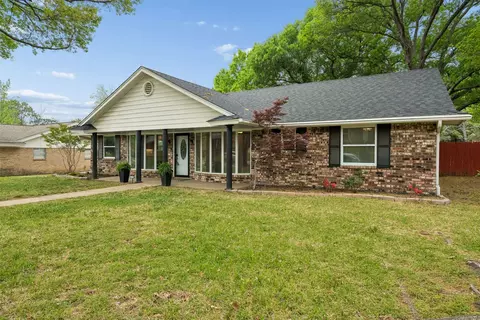 17 Lincolnshire Cir, Bedford, TX 76021