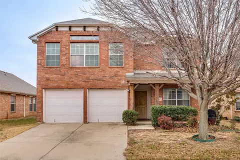 8613 Wagon Trl, Cross Roads, TX 76227