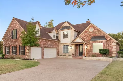 352 Leeward Cir, Azle, TX 76020