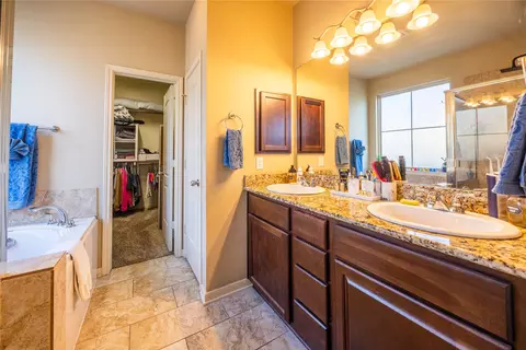 Bath - 10864 Aurora, Waco, TX 76708 photo 3 of 5