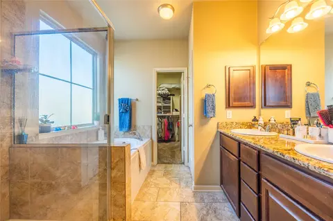 Bath - 10864 Aurora, Waco, TX 76708 photo 2 of 5