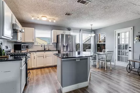 2809 Southridge Dr, Sachse, TX 75048