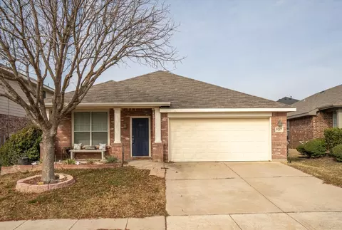 9217 Oldwest Trl, Fort Worth, TX 76131