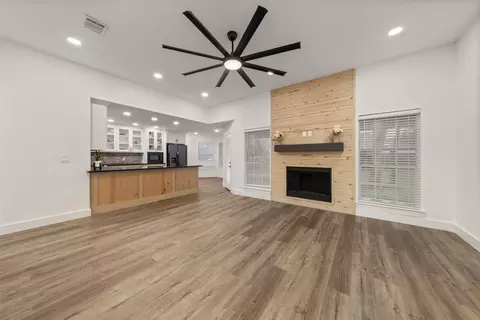 Living - 417 E Spring Valley Rd, Hewitt, TX 76643 photo 1 of 1