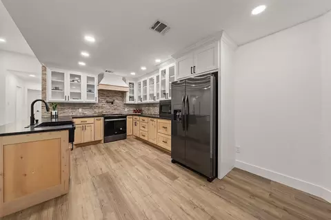 Kitchen - 417 E Spring Valley Rd, Hewitt, TX 76643 photo 3 of 3