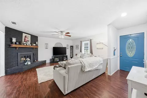 Entry Way - 109 E Moonlight Dr, Robinson, TX 76706 photo 1 of 1