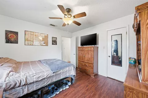 Bedroom - 109 E Moonlight Dr, Robinson, TX 76706 photo 1 of 3