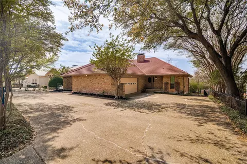 407 Yacht Club Dr, Rockwall, TX 75032