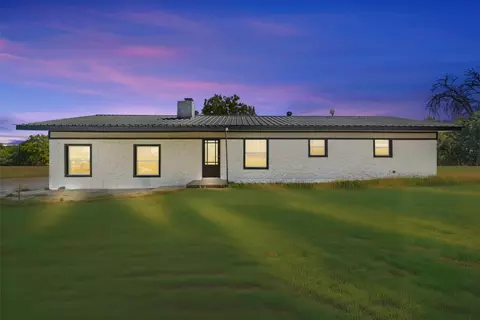 170 High Ridge Dr, Azle, TX 76020