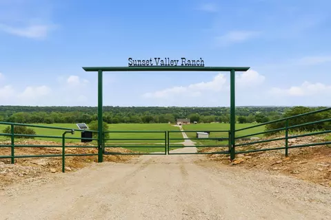 10501 Mitchell Bend Ct, Granbury, TX 76048
