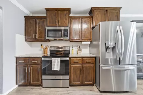 Kitchen - 10600 Lilry Rd, Waco, TX 76708 photo 2 of 2