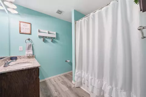 Bath - 10600 Lilry Rd, Waco, TX 76708 photo 1 of 2