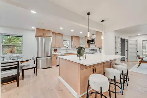 9726 Dartridge Dr, Dallas, TX 75238
