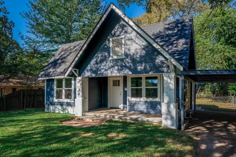 607 N Pacific St, Mineola, TX 75773