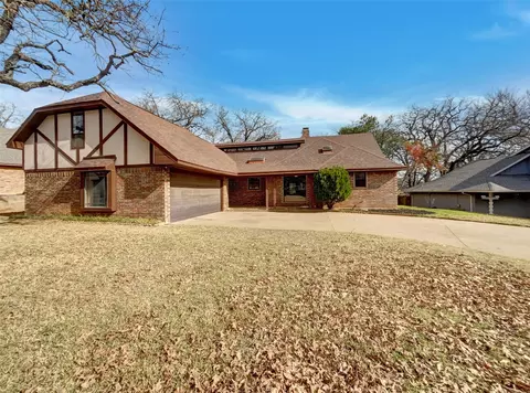 2107 Wilson Dr, Arlington, TX 76011