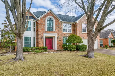 1920 Waterford Dr, Grapevine, TX 76051
