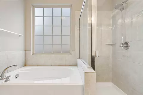 Bath - 10713 Burnham Dr, Waco, TX 76708 photo 3 of 4