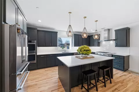 Kitchen - 941 Meadow Bend Loop S, Grapevine, TX 76051 photo 3 of 6