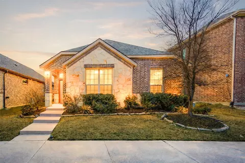 2320 Pyrite Dr, Aubrey, TX 76227