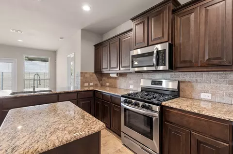 Kitchen - 513 Gannet Trl, Argyle, TX 76226 photo 6 of 6