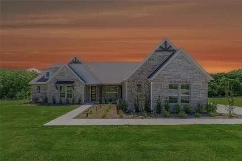 907 Perrin Ln, Van Alstyne, TX 75495