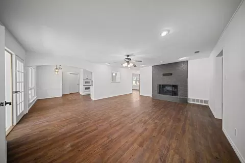 Living - 203 Oak Forest Trl, Euless, TX 76039 photo 7 of 8