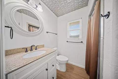 Bath - 203 Oak Forest Trl, Euless, TX 76039 photo 5 of 5