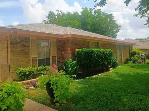 1001 Hunters Crk, Desoto, TX 75115