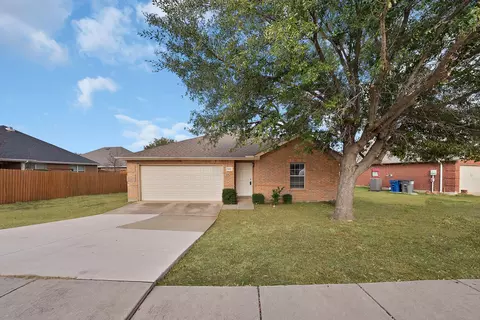 1401 Whitewater Dr, Little Elm, TX 75068