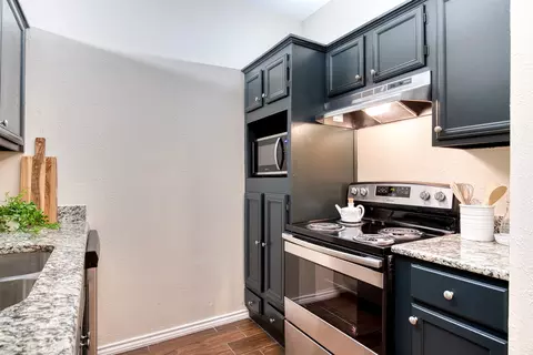 9600 Royal Ln #302, Dallas, TX 75243