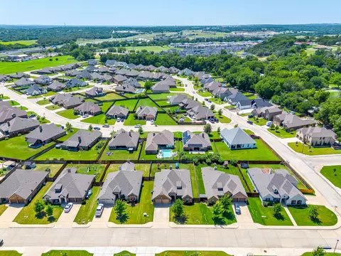 195 Melbourne Dr, Willow Park, TX 76087