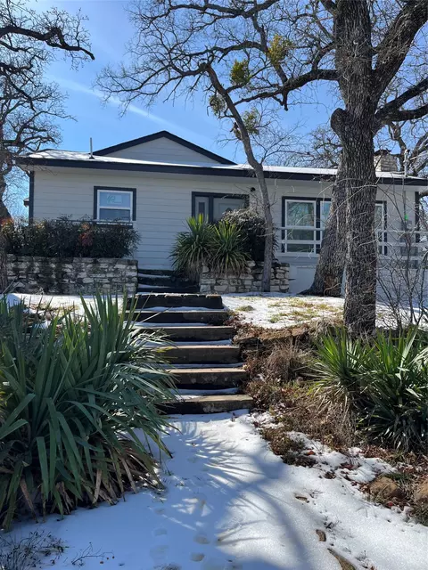 1707 12th St, Brownwood, TX 76801