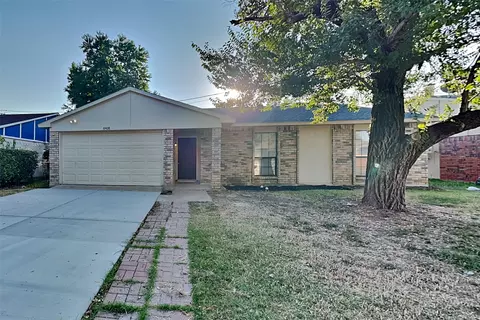 6408 Sunrise Dr, North Richland Hills, TX 76182